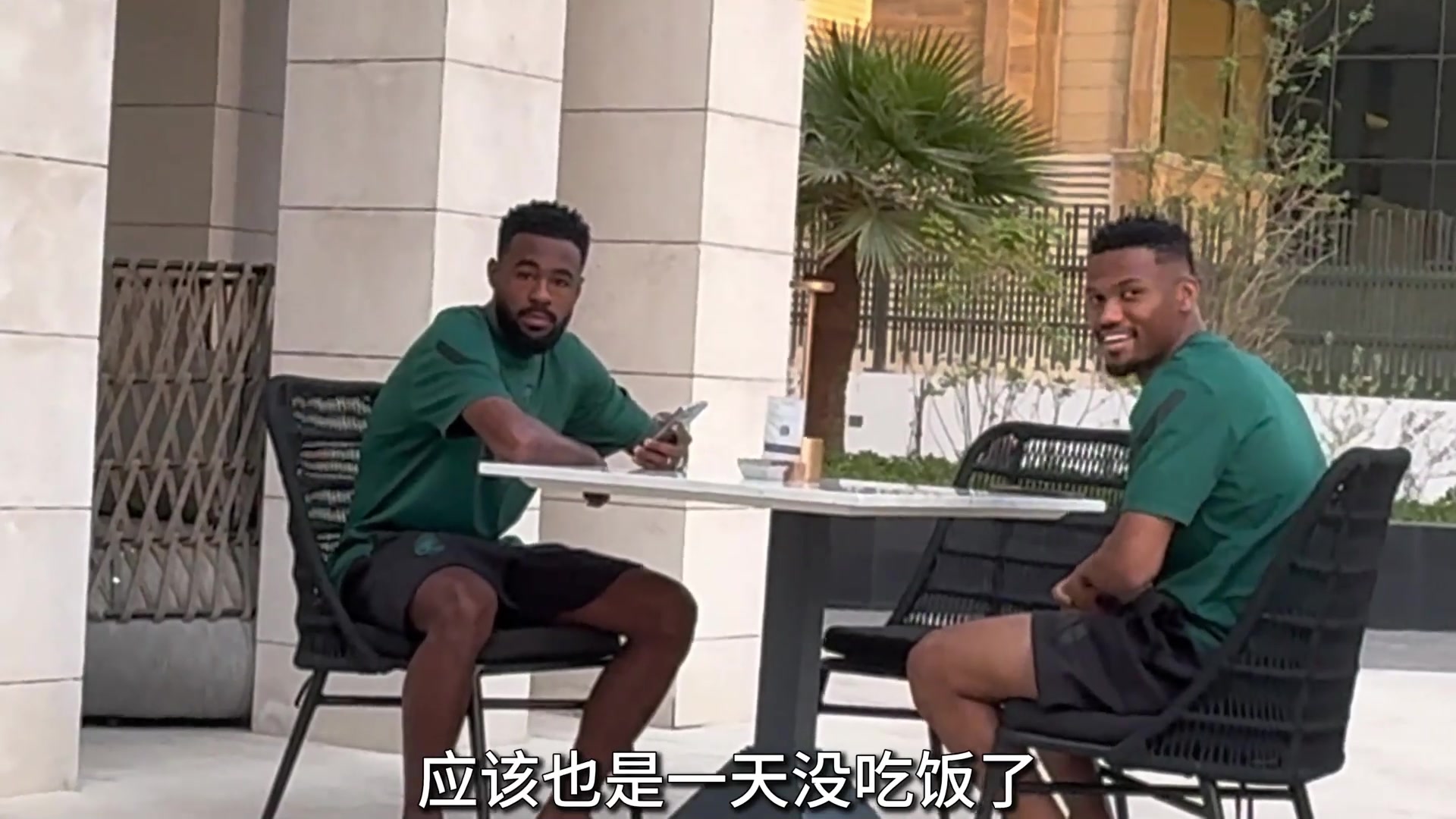 真餓壞了