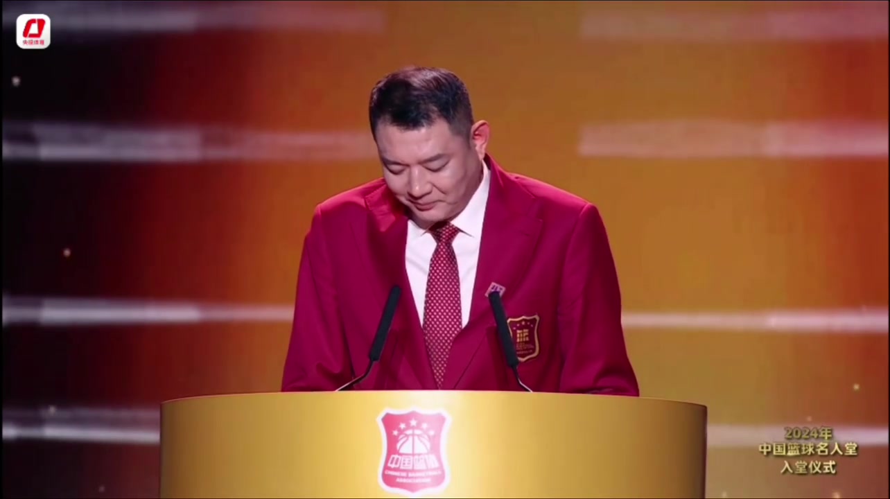太有梗了！鞏曉彬名人堂演講現(xiàn)場成脫口秀 狂Q“教條”梗